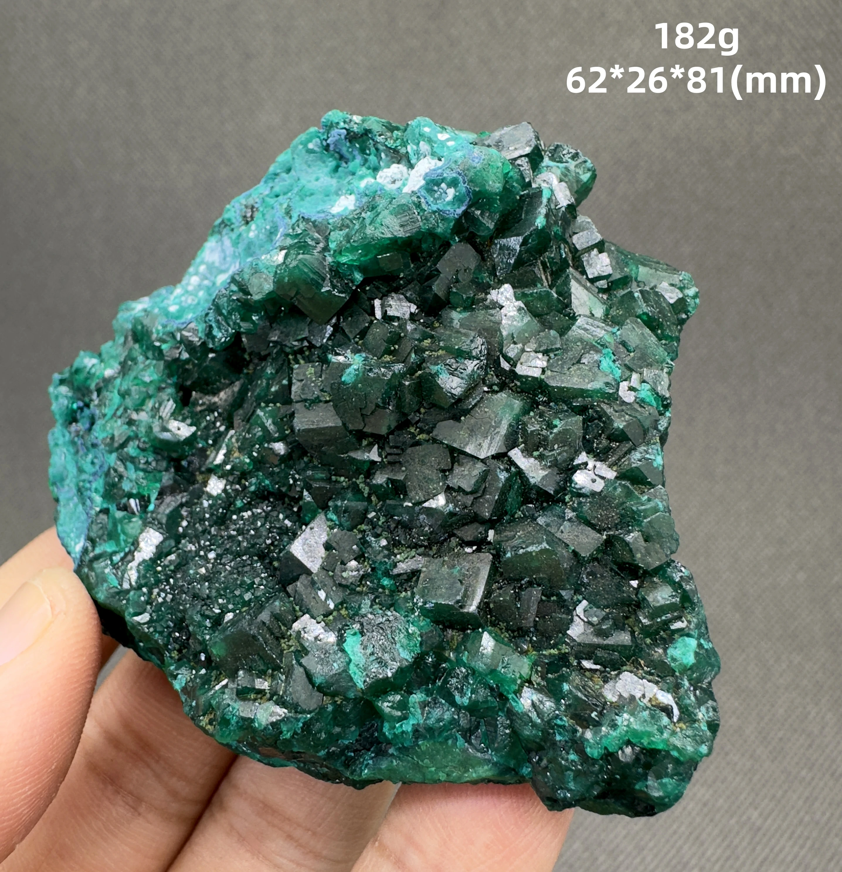 182 g Natural Congo green Dioptase Mineral specimen (crystals and stones Quartz crystal stones )