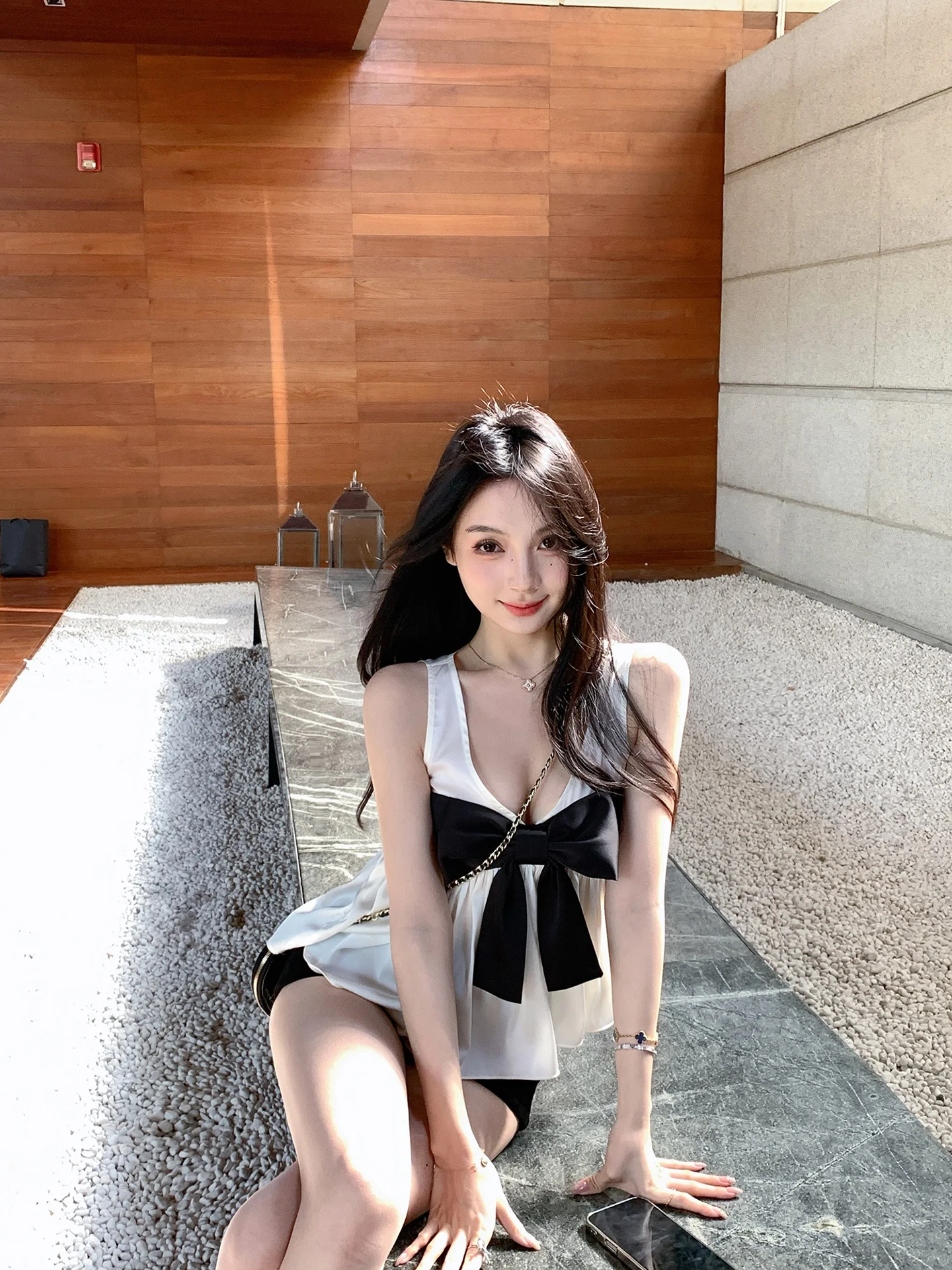 

Белый женский топ с узлами и открытыми плечами, новинка ранней весны от ZhouYeye