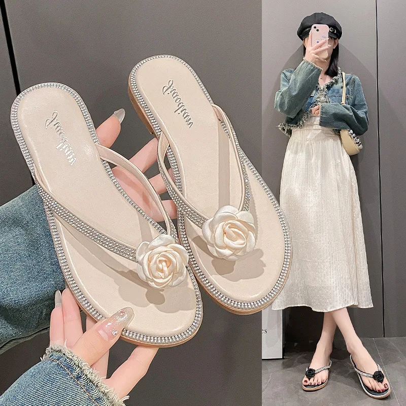 Chanclas de flores de cristal para mujer, zapatillas de playa antideslizantes de PVC, sandalias dulces de verano de suela suave para uso informal en el hogar