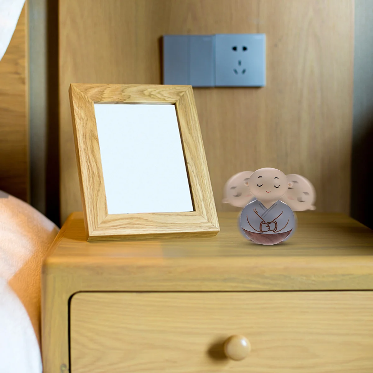 

1Pcs Wooden Crafts Tumbler Monk Desktop Decoration Grey Eye Closed Creative Handmade Handcraft Accessory Home Gift