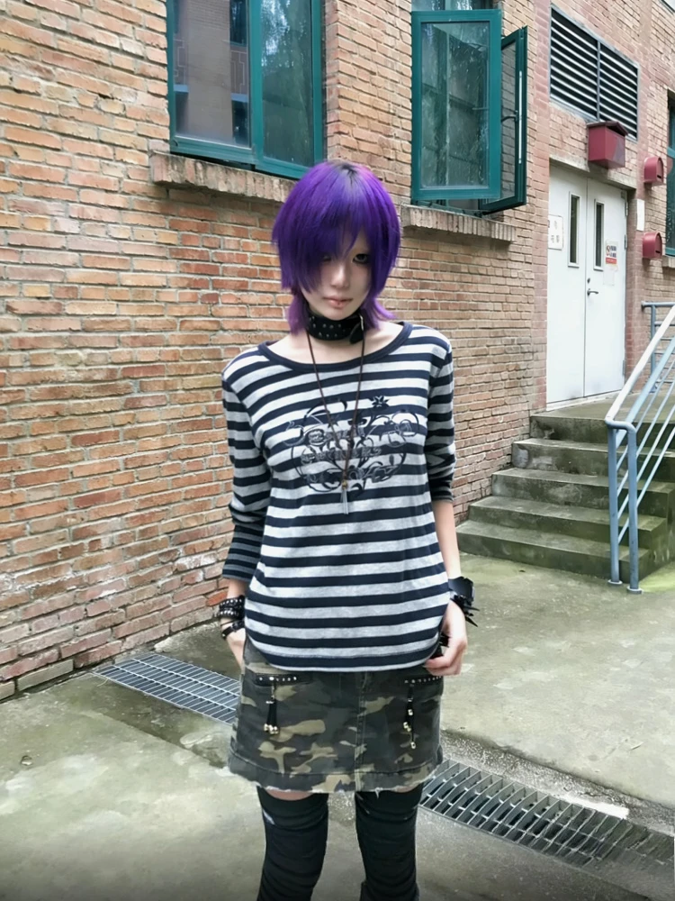Gothic Chic Subculture Punk Harajuku Long Sleeve T-Shirts for Women Y2K Punk Emo Top with Design Sense Black Striped Tees