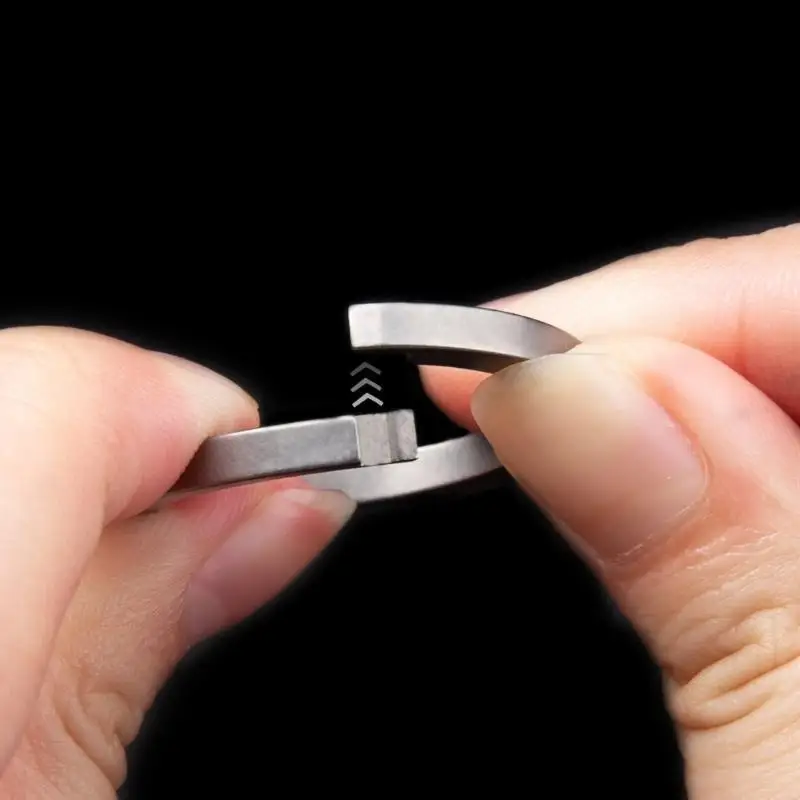 

652F Портативные титановые плоские брелки для ключей, раздельные боковые кольца для ключей, простые в использовании