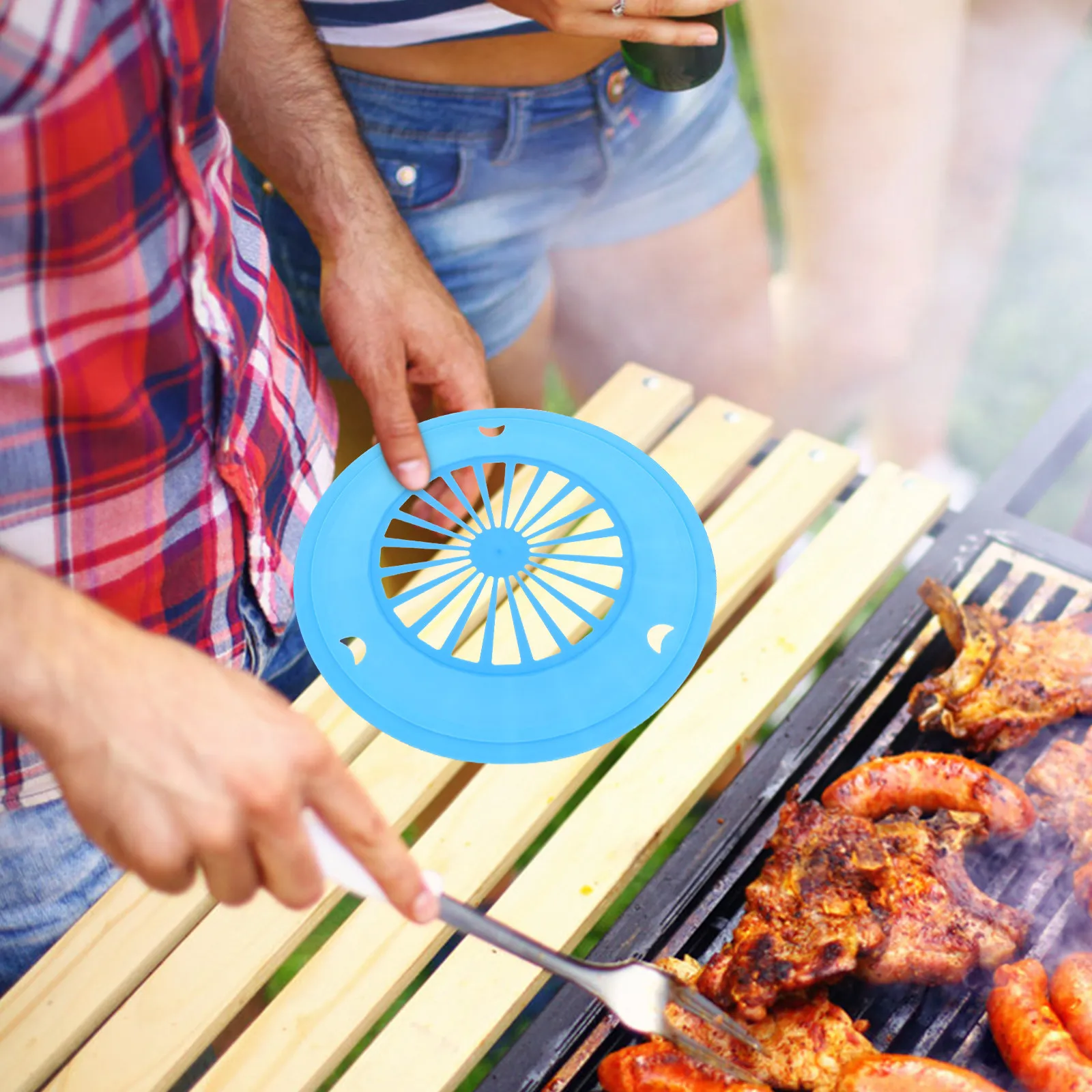 12Pcs Barbecue Paper Plate Holder Sturdy Plastic Reusable Tray for Outdoor Bbq Picnic Graduation Party Camping Family Gathering