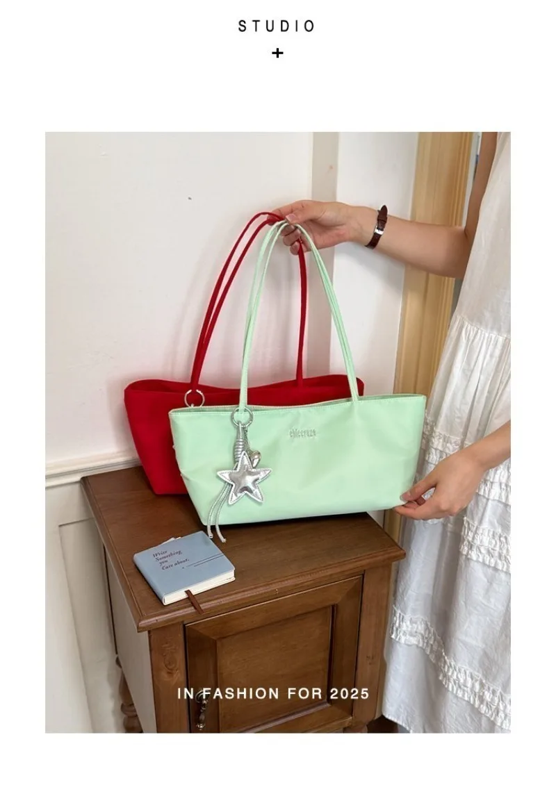 CEEKAY Minimalistische Handtasche aus massivem Nylon, zwei Tragemöglichkeiten, Metall-Sternanhänger, für Mädchen, vielseitig einsetzbar, frische, tägliche Unterarm-Umhängetasche – Detail 10