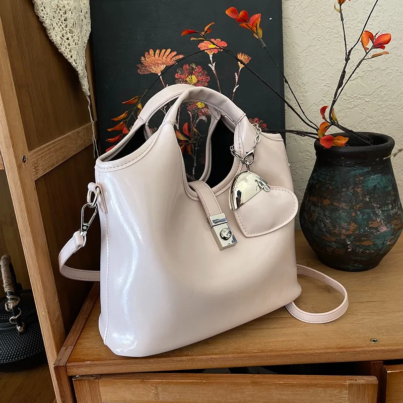 

Classic Premium Vintage Women Shoulder Bag Luxury Vintage Leather Crossbody Bag High End Tote