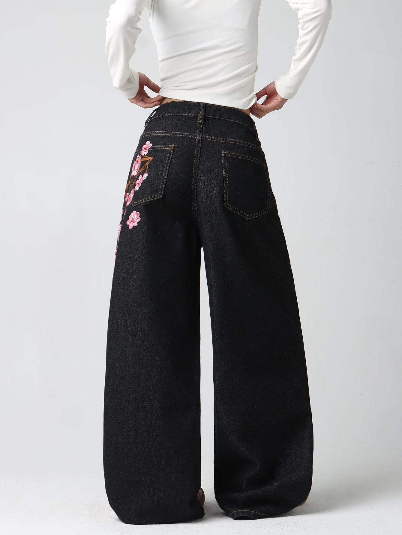American-Style Personalized Design, Star-Letter Embroidery, Pants, Fashionable Black Wide-Leg, Cropped Jeans, Women's Style