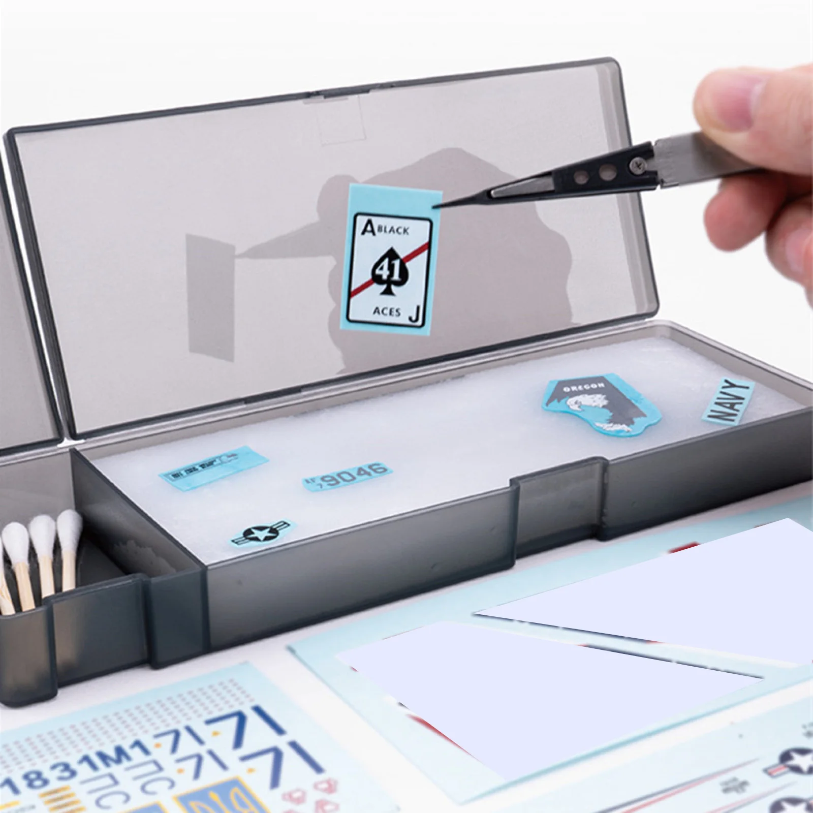 لأدوات نموذج جاندام الشارات المائية صندوق ملصقات الشارات ملصق حافظة سعة كبيرة سهلة الالتقاط وفصل أدوات هواية ذاتية الصنع