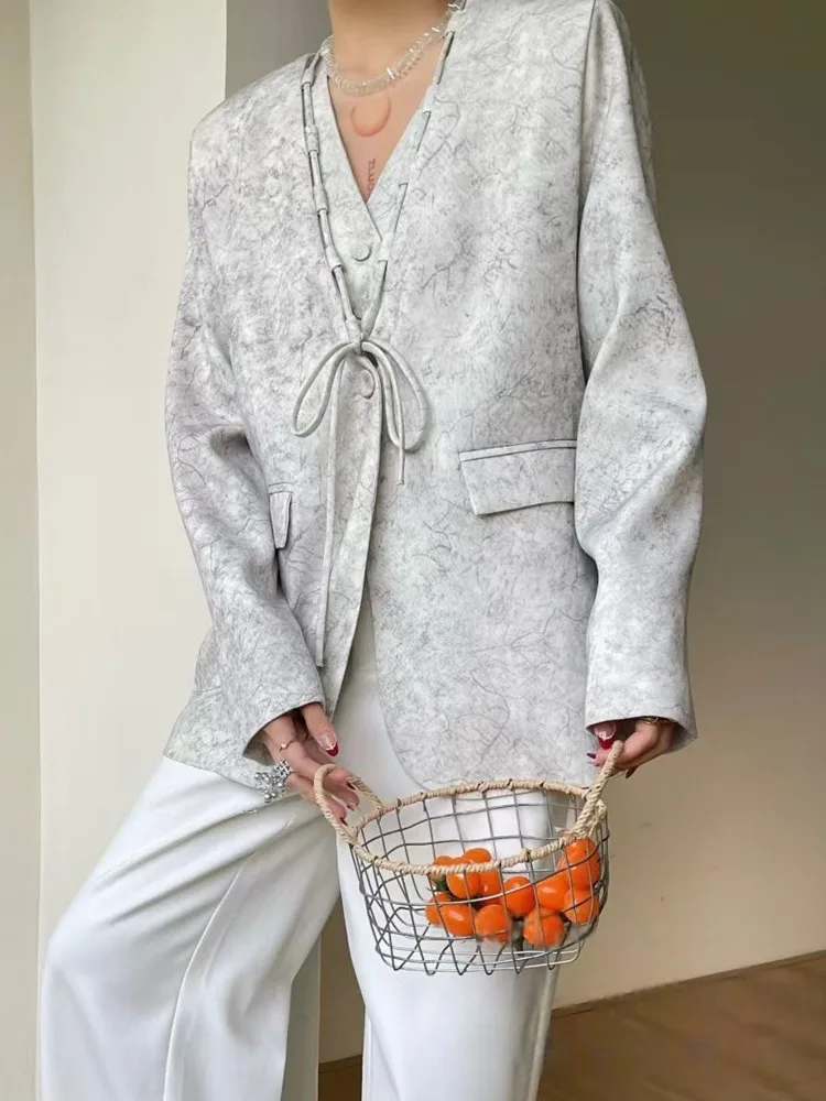 BJTZ Cor Pura Design Simples Sense 2025 Primavera E Outono Novo Temperamento All-in-one Feminino Com Decote Em V Casaco Colete Conjunto