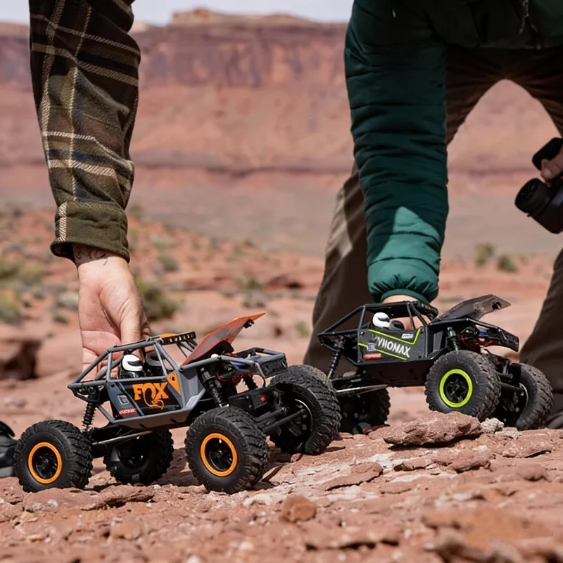 

Радиоуправляемая высокопроизводительная внедорожная модель Axial 1/18 Little Goat UTB18 Capra V2 с полным приводом и коллекторным двигателем