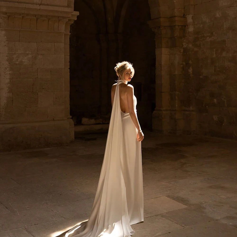 Halter Deep V Satin Wedding Dress Backless Long Train Minimalist Sleeveless Elegant Bridal Gown Simple Beach Wedding Party Dress