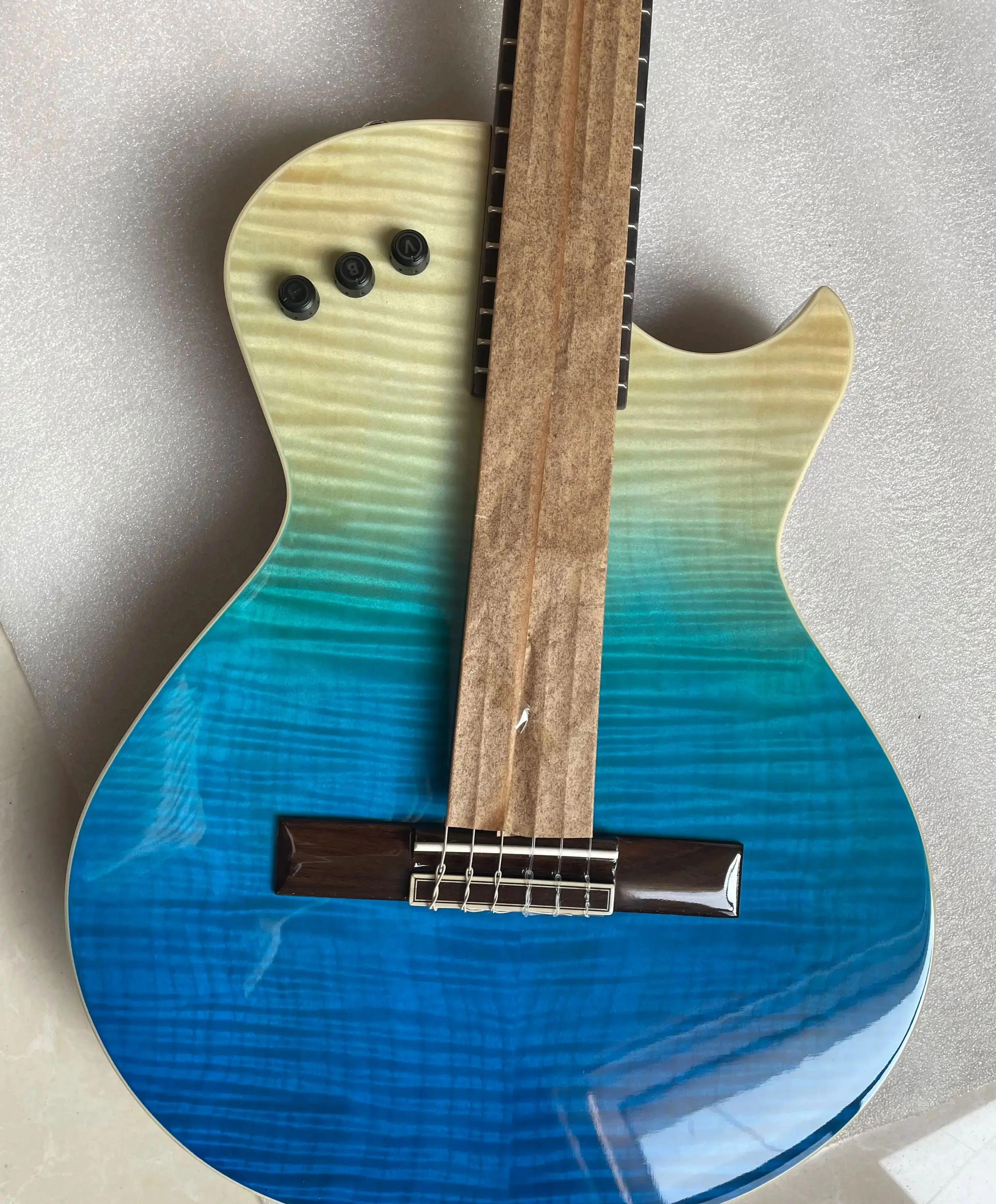 جيتار كلاسيكي كهربائي عالي الجودة لامع مكون من 6 أوتار جيتار كلاسيكي بقشرة خشب القيقب لهب جميل #5