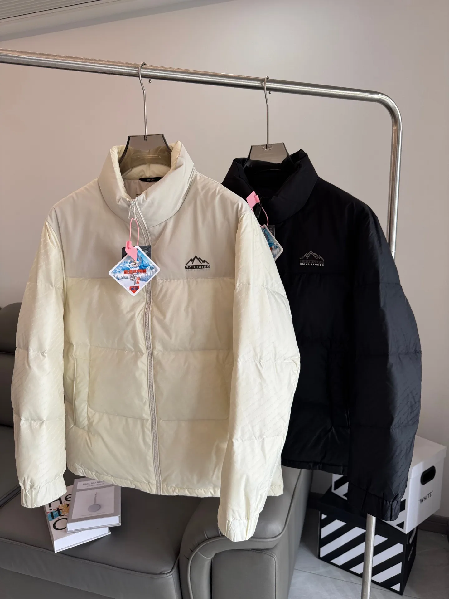 

Мужской утепленный зимний пуховик High Loosen 90 Du с воротником-стойкой, стеганый, модный дизайн с цветовыми блоками