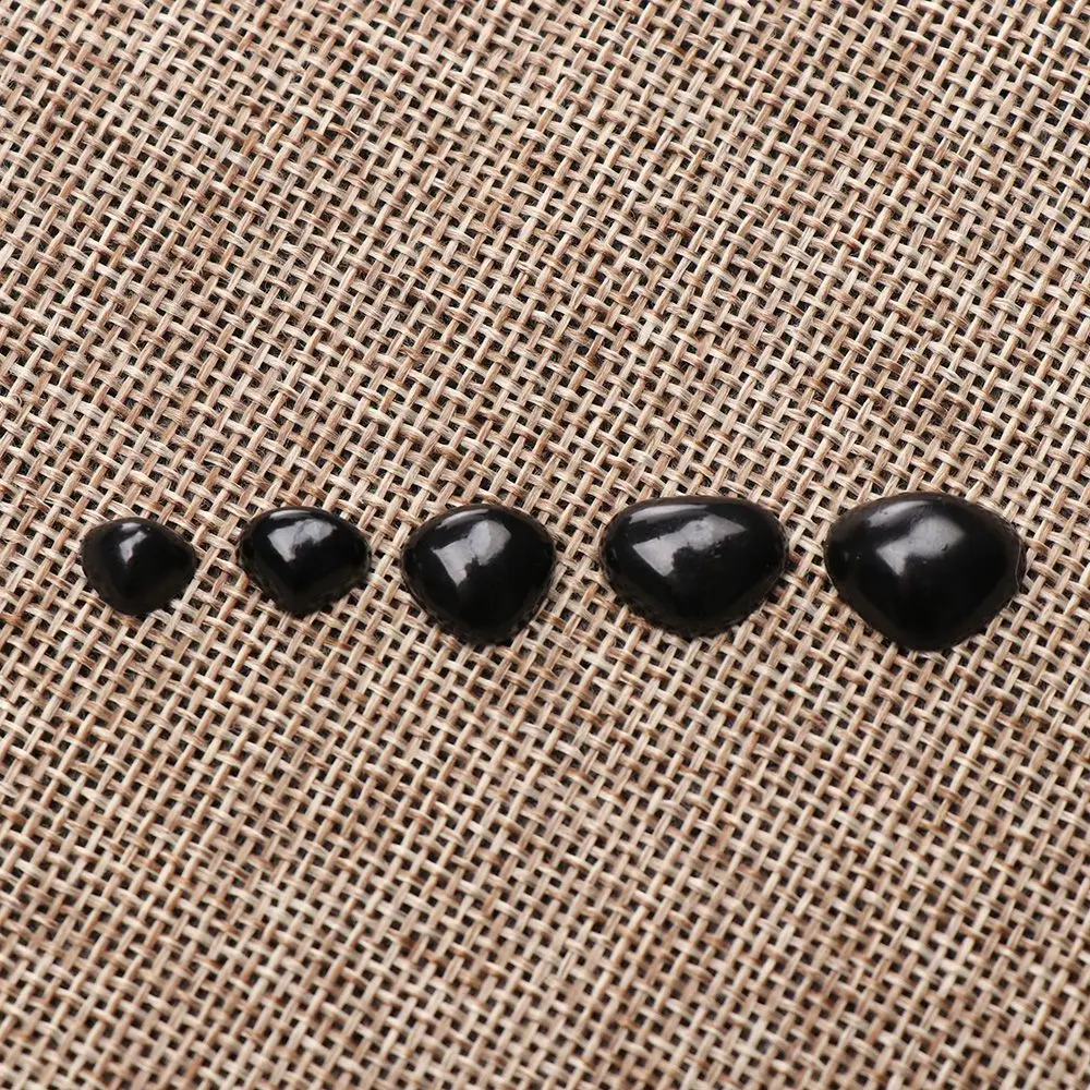 100 Stück Kunststoff DIY Werkzeug Spielzeug Sicherheitsteile Puppen Zubehör Dreieck Nase Puppennasen