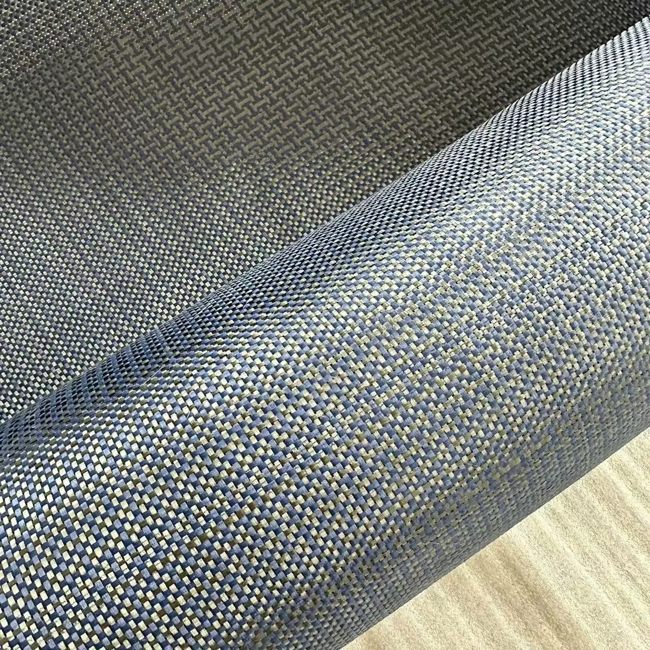 

3K 200gsm blue Kevlar and carbon fiber blended fabric P blended carbon fiber Kevlar fabric width 100cm (40in) continuous