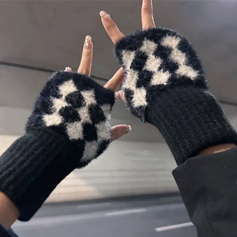 Diamond Shaped Print Gloves Winter Women Men Plush Warm Half Finger Gloves Solid Color Comfortable Knitted Gloves Fashion Gift