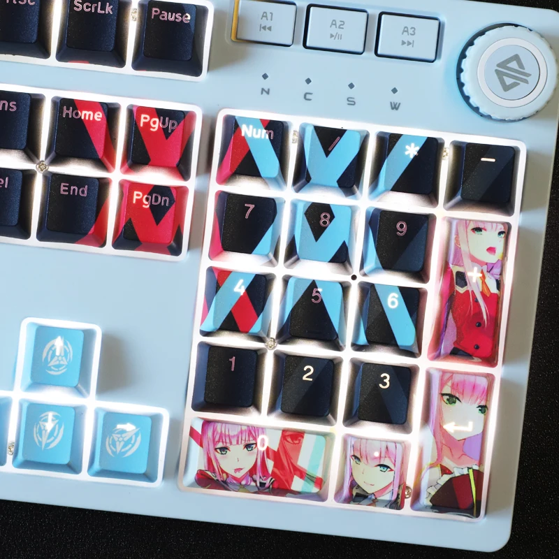 Imagem -05 - Querida no Franxx 02 Zero Dois 108 Keycaps Pbt Dye-sublimação Luz-transmitting mx Cruz Eixo Interruptor de Teclado Mecânico