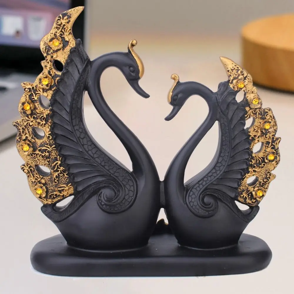 

Kawaii Swan Couple Figurine Cartoon Exquisite Swan Resin Ornament Handmade Creative Swan Desk Craft Living Room