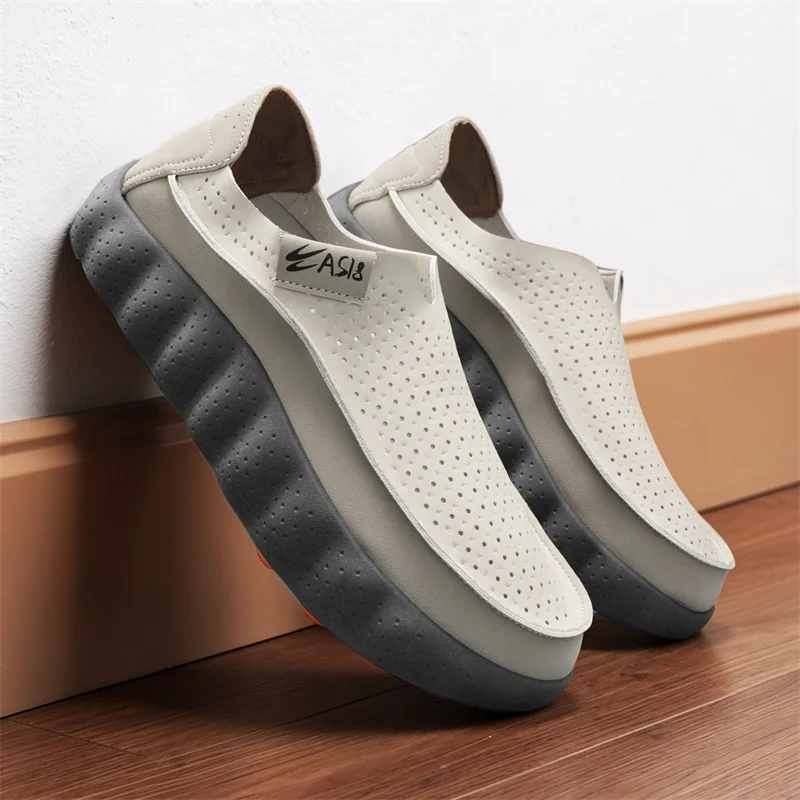 Dicke Plateausohle mit Punktmuster, Herren-Freizeitschuhe aus echtem Leder, atmungsaktive Slip-On-Loafer, leicht, rutschfest, für den Outdoor-Gang