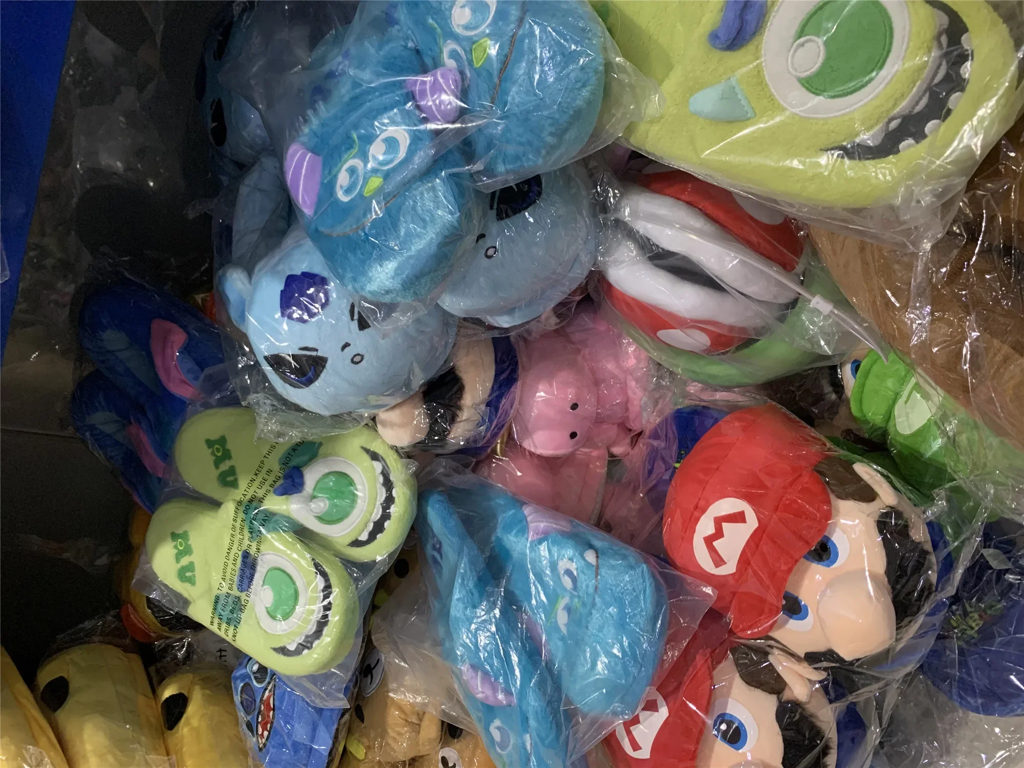 Chaud Anime hiver chaud chat licorne Dragon pantoufles unisexe Couples Cosplay troupeau mignon intérieur maison Pantoufle chambre chaussures