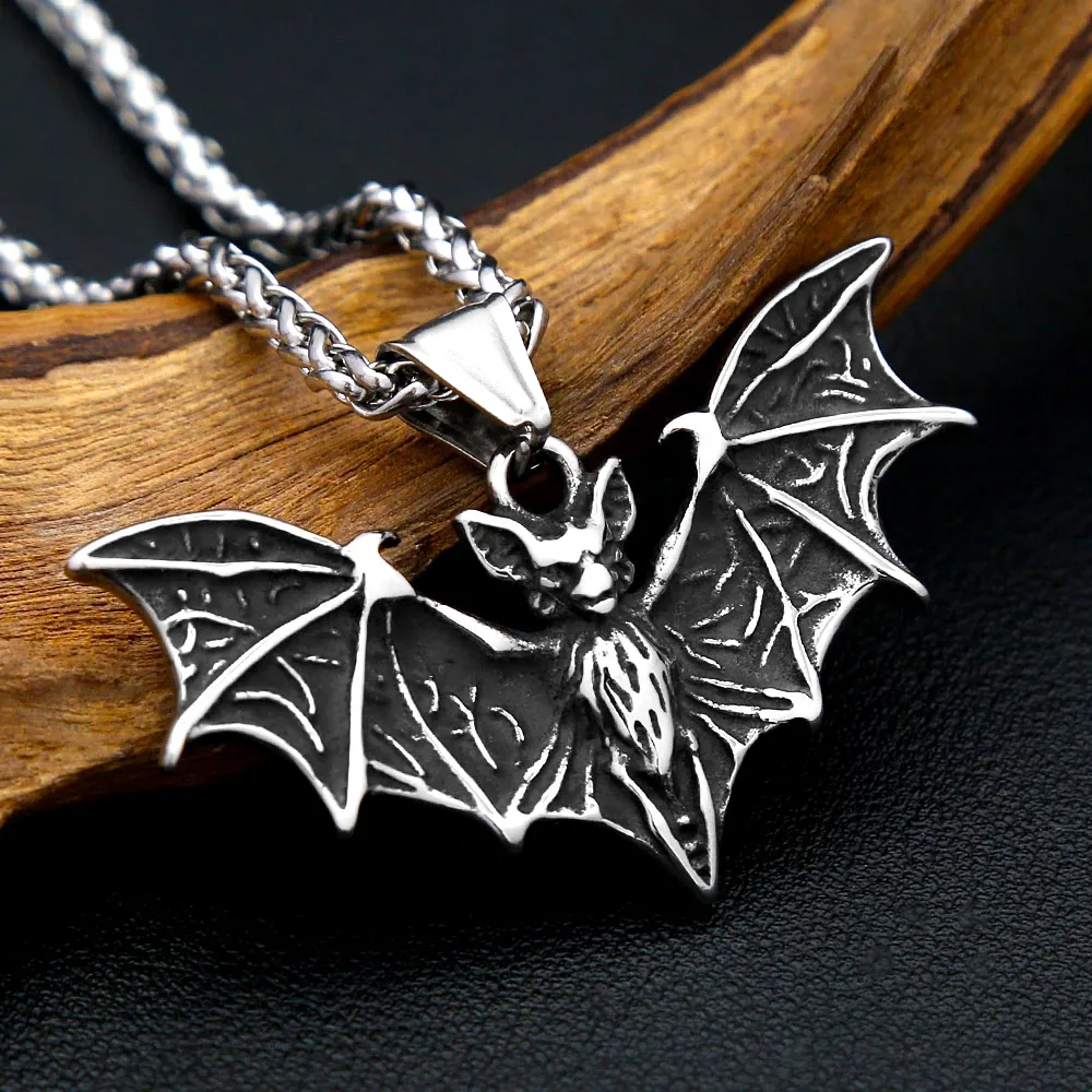 Punk Rock Bat Pendant Necklace Antique Silver Long Chain Gothic Fashion Jewelry for Men Women Halloween Decoration Gift