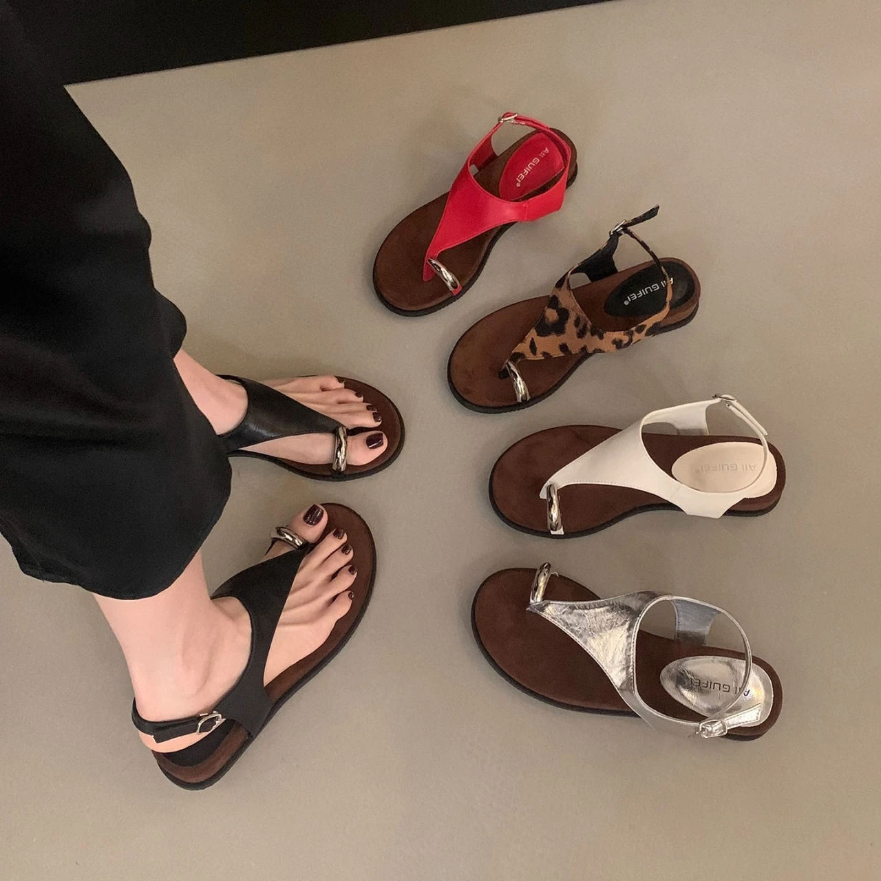 Vintage Leather Toe Flat Roman - đánh giá và giá Vintage And Modern Fashion
