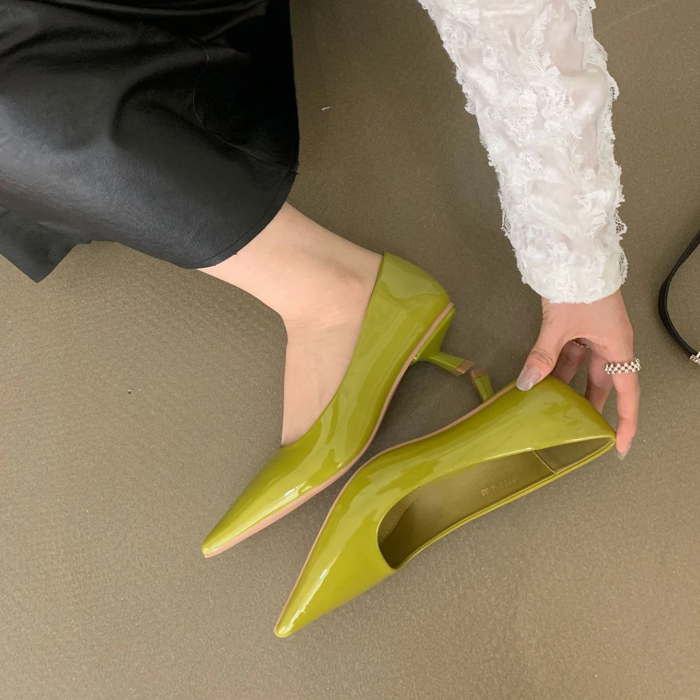 Patent Leather Low Heel Office Women Shoes Pumps Pointed Low Elegant High Heels Simple Comfy Nude Spring Footwear for Women 2024