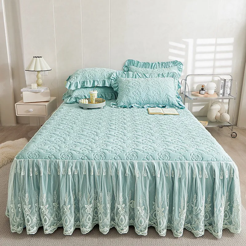 

Lovely Lace Exquisite Bed Skirt with 14 inch Drop Dust Ruffle Pillowcases Quilted Bedspread Floral Pattern Coverlet Drop Nicely