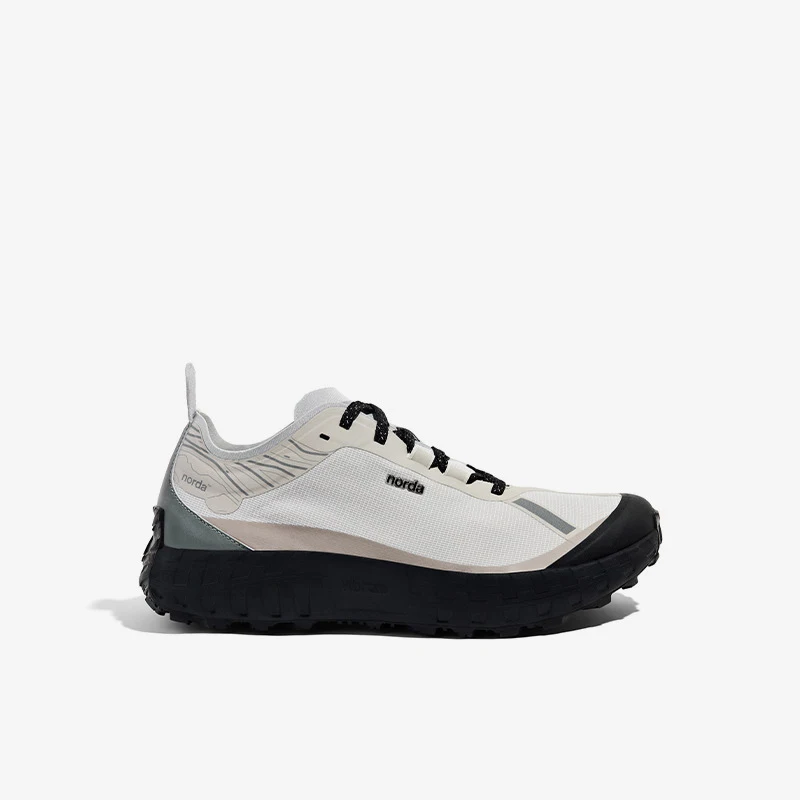 

Unisex Outdoor Running Shoes Comfortable and Versatile Couples' Style Trail Running Shoes Sports Shoes Jogging Shoes