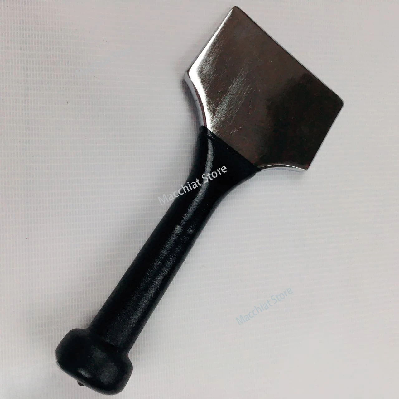 Carpet-mount edge-tuck shovel with carpet-laying cutting tool