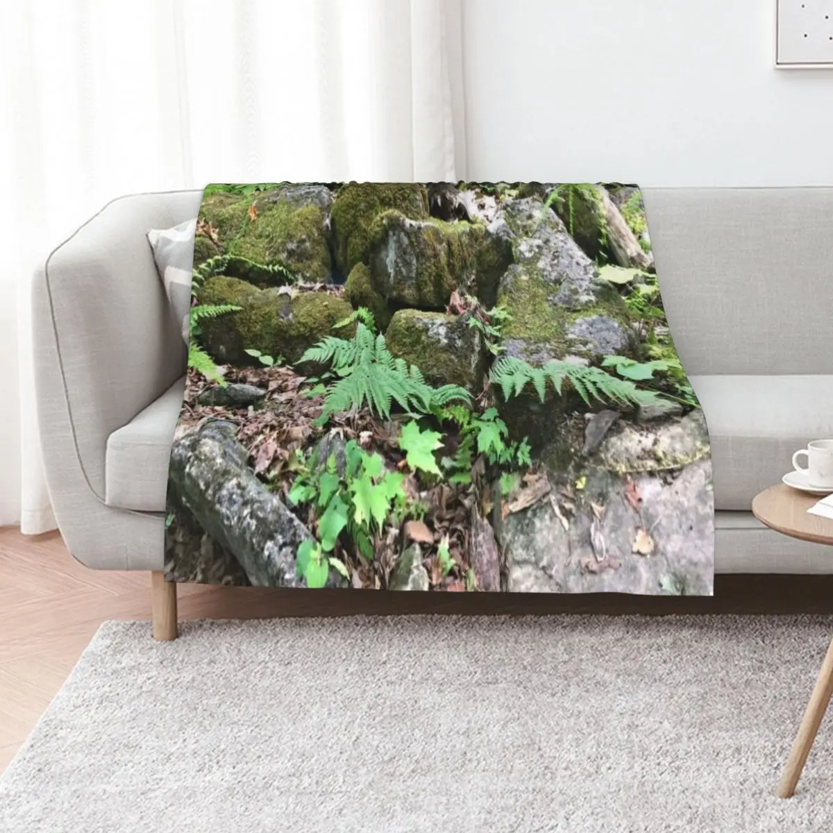 Fern Forest Floor / Mossy Cover / Rocks / Lush Plants Throw Blanket Sofa Winter beds Beautifuls Bed Fashionable Retros Blankets