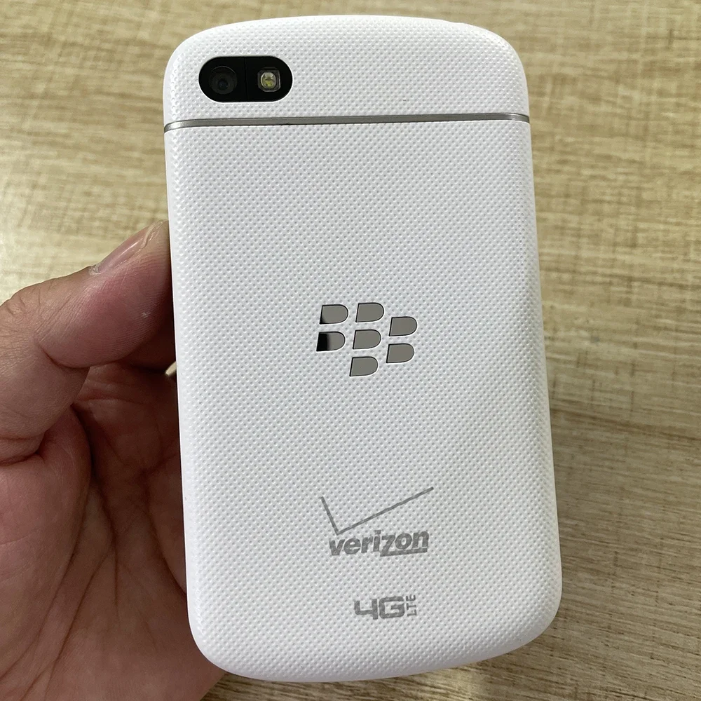 هاتف محمول Blackberry Q10 4G أصلي بشاشة 3.1 بوصة وذاكرة وصول عشوائي 2 جيجابايت وذاكرة قراءة فقط 16 جيجابايت ولوحة مفاتيح عربية بدقة 8 ميجابكسل هاتف محمول ثنائي النواة