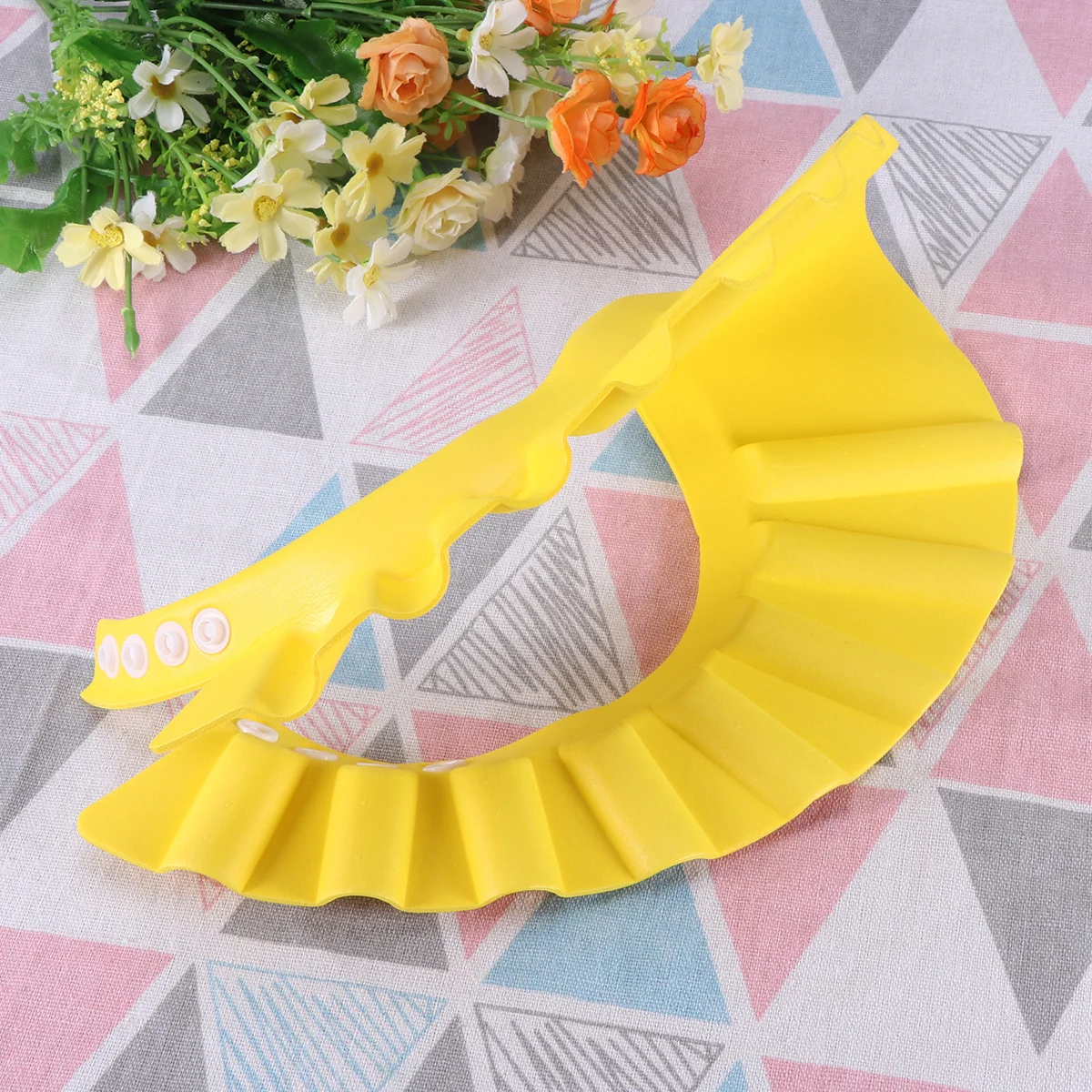 

Children Bathing Cap Adjustable For 3-6 Years Waterproof Baby Shower Hat With Drainage Holes Soft Elastic (Yellow)