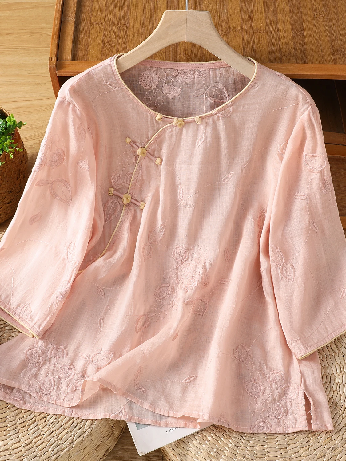 New Chinese Sle Linen irt Women Summer Retro National Heavy Embroidery Cotton Linen Button round Ne ort Sve Top