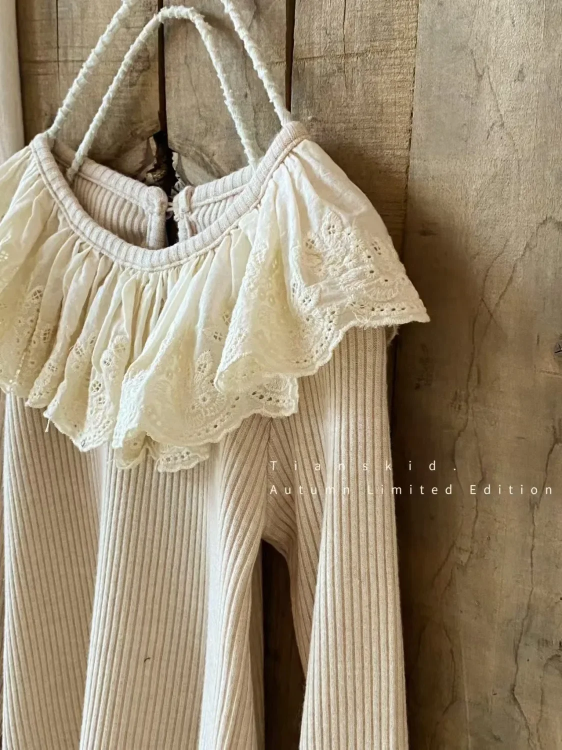 2026 New Girls' Solid Color Base Shirt Spring Autumn Korean Version Children's Long Sleeved T-shirt Doll Collar Top