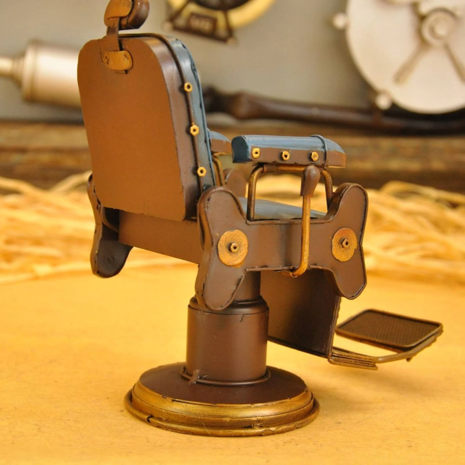 Miniature Barber Chair Industrial Barber Chair Model Decor Realistic Figurine Sturdy for Barbers, Display Shelf, Desk