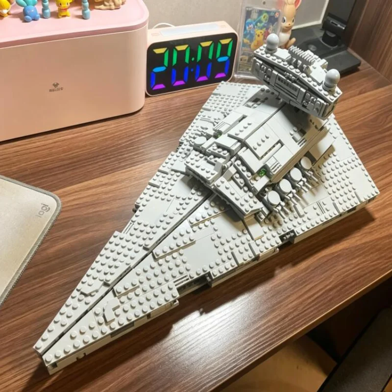 In Stock 1555pcs Star Interstellar Conflict Cruiser Fiction Military Model Building Block Bricks For Birthday Festival Toys view 6