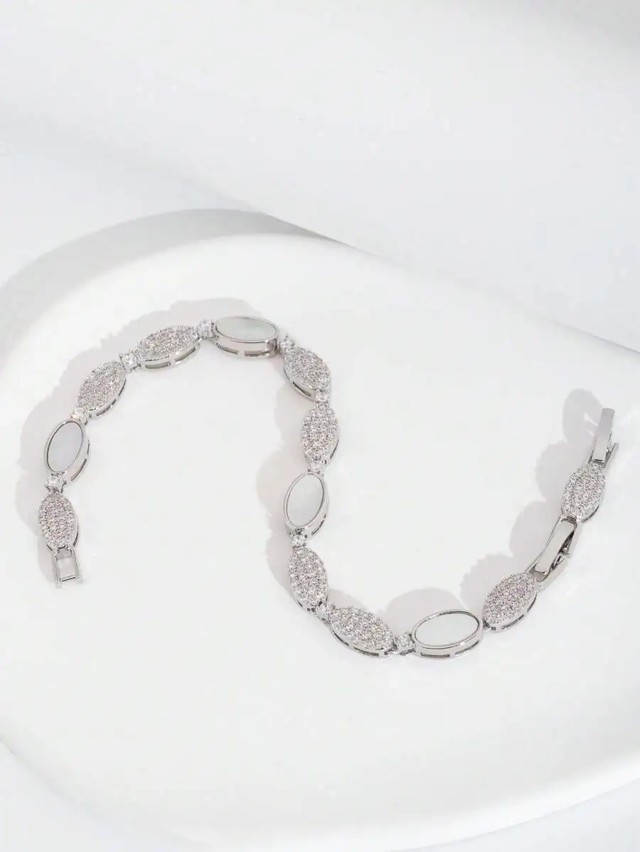 

Elegant Cubic Zirconia Oval Design Bracelet For Women Wedding Party Wear