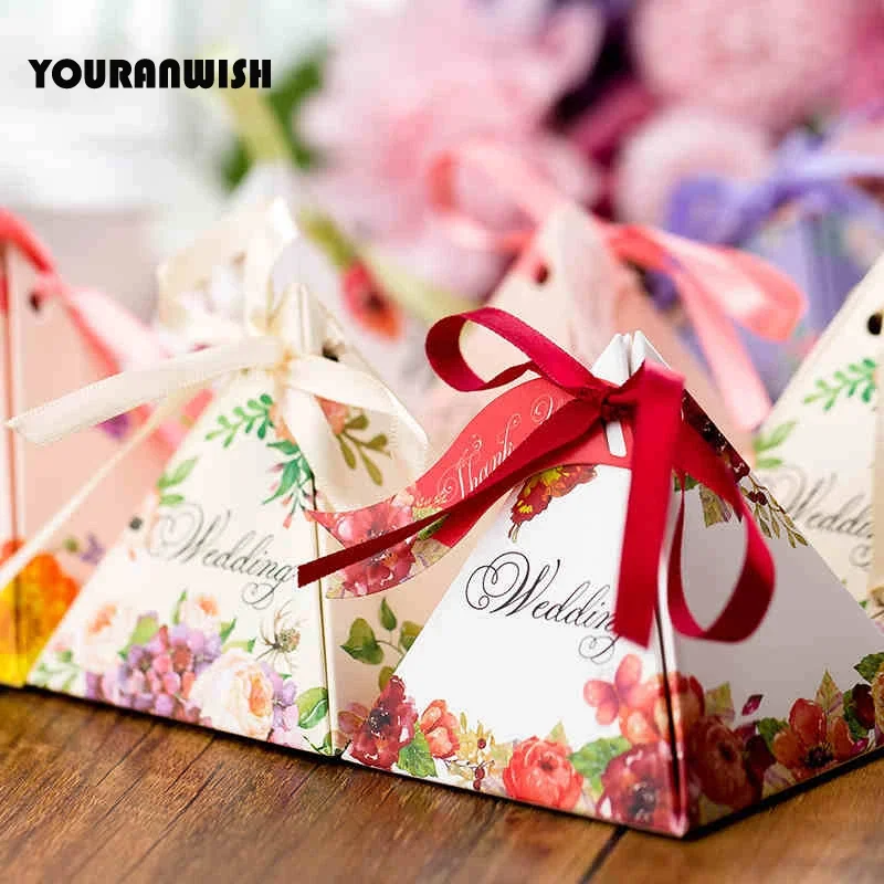 RMTPT 50pcs wedding candy box favors box paper gift bag packaging box  for guests party decoration supplies Pyramid