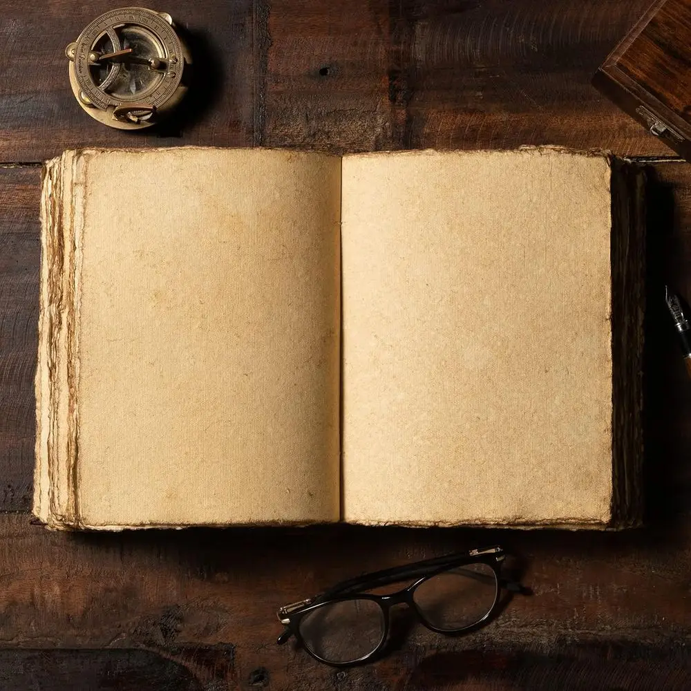 革装丁のヴィンテージ日記（デッケルエッジページ付き）：女性の旅行や日常の記録用ジャーナル