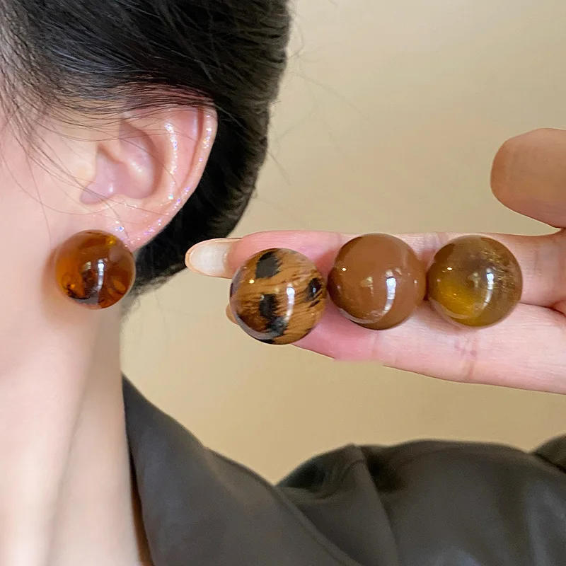 Maillard Round Resin Smudged Stud Earrings for Women Simple Versatile Leopard Print Earrings Creative Design Fashion Jewelry K