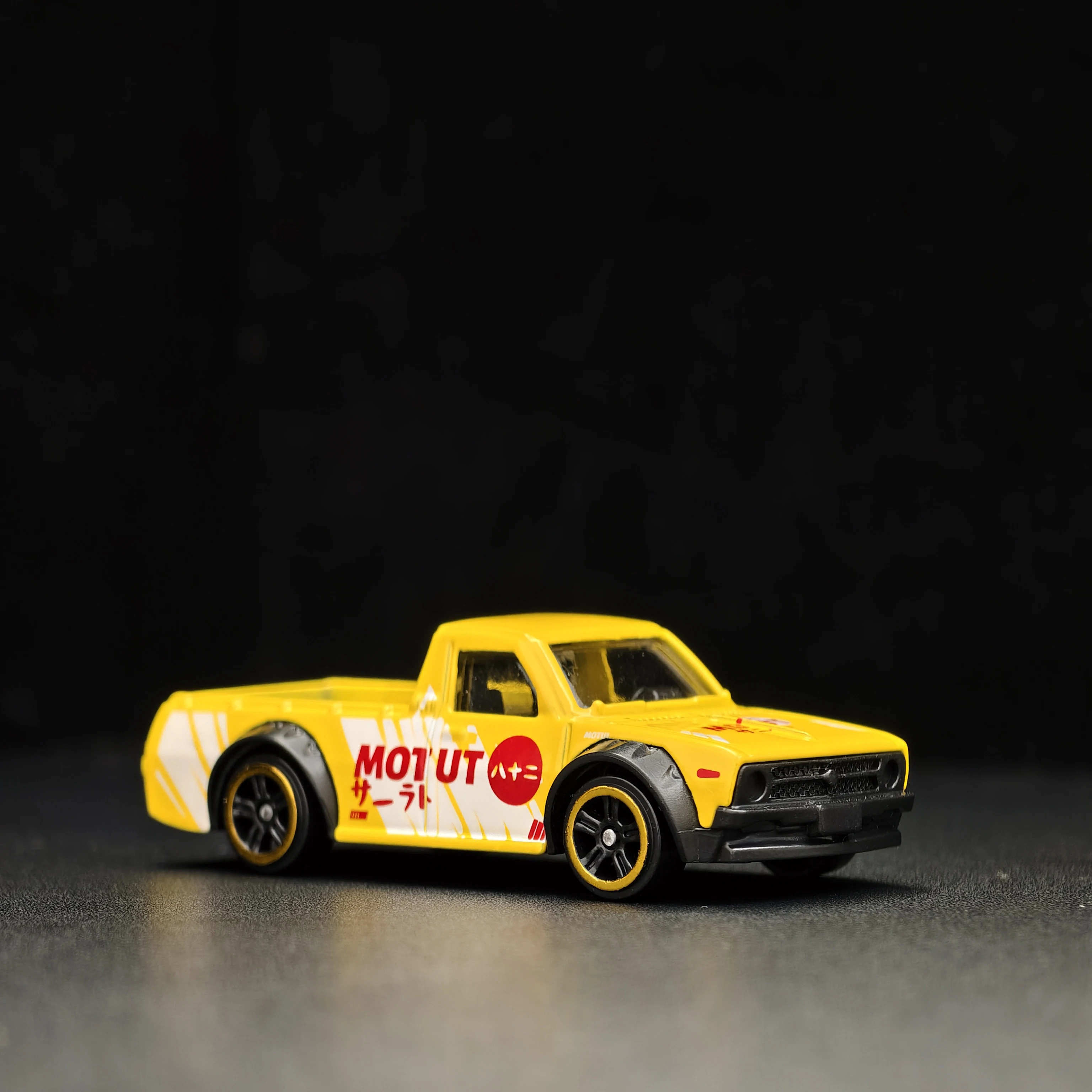 1/64 Scale Diecast Alloy Pickup Truck Toy Yellow Widebody JDM Style Metal Body for Boys Hobby Collection Desktop Ornament Gift
