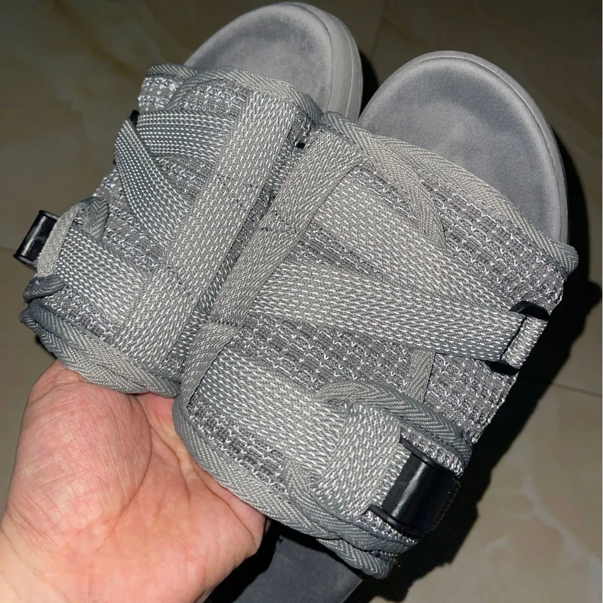 شباشب قماشية رجالية مبطنة ناعمة عالية الارتداد، صنادل زوجين عاكسة باللون الرمادي، شباشب كاجوال للصيف والشاطئ #2