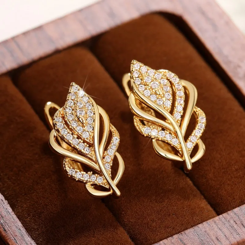 Huitan Temperament Women\'s Leaf Earrings Bling Bling CZ Stone Gold Color Luxury Elegant Female Wedding Earrings Trendy Jewelry