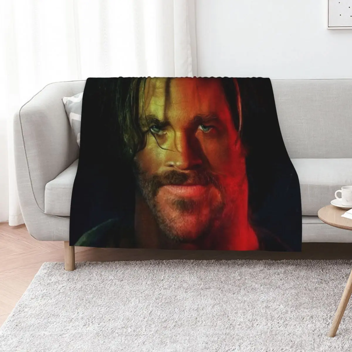 

chris hemsworth Throw Blanket Camping Decorative Sofa Flannel Fabric Plush Blankets