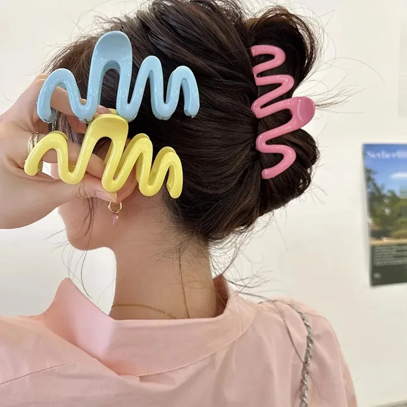 

Fashion Acrylic Hair Clips Women'S Frosted Big Wave Shark Clip Plate Hair Senior Feeling Girl Hair Clips Hair Accessories