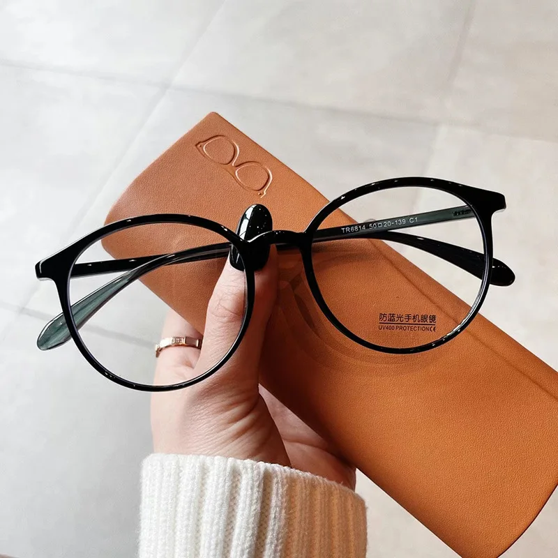 Blue Light Blocking Eyeglass Frame for Women Round Shape TR90 Material Eyeglasses Frames Men Vintage Stylish Decorative Glass