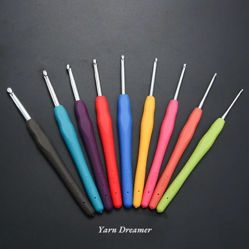 Set of 9 Crochet Hooks with TPR Soft Handle Knitting Needle Size 2mm to 10mm Solid Aluminum Crochet Set