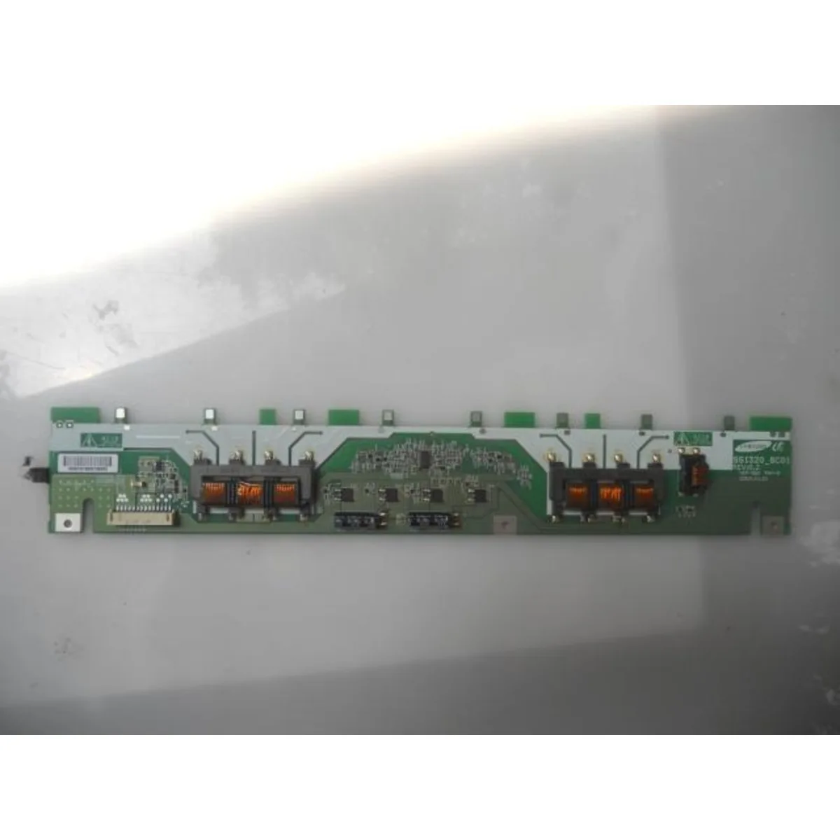 for sony K-32S550A High Voltage Board SSI320-8C01 REV: 0.2