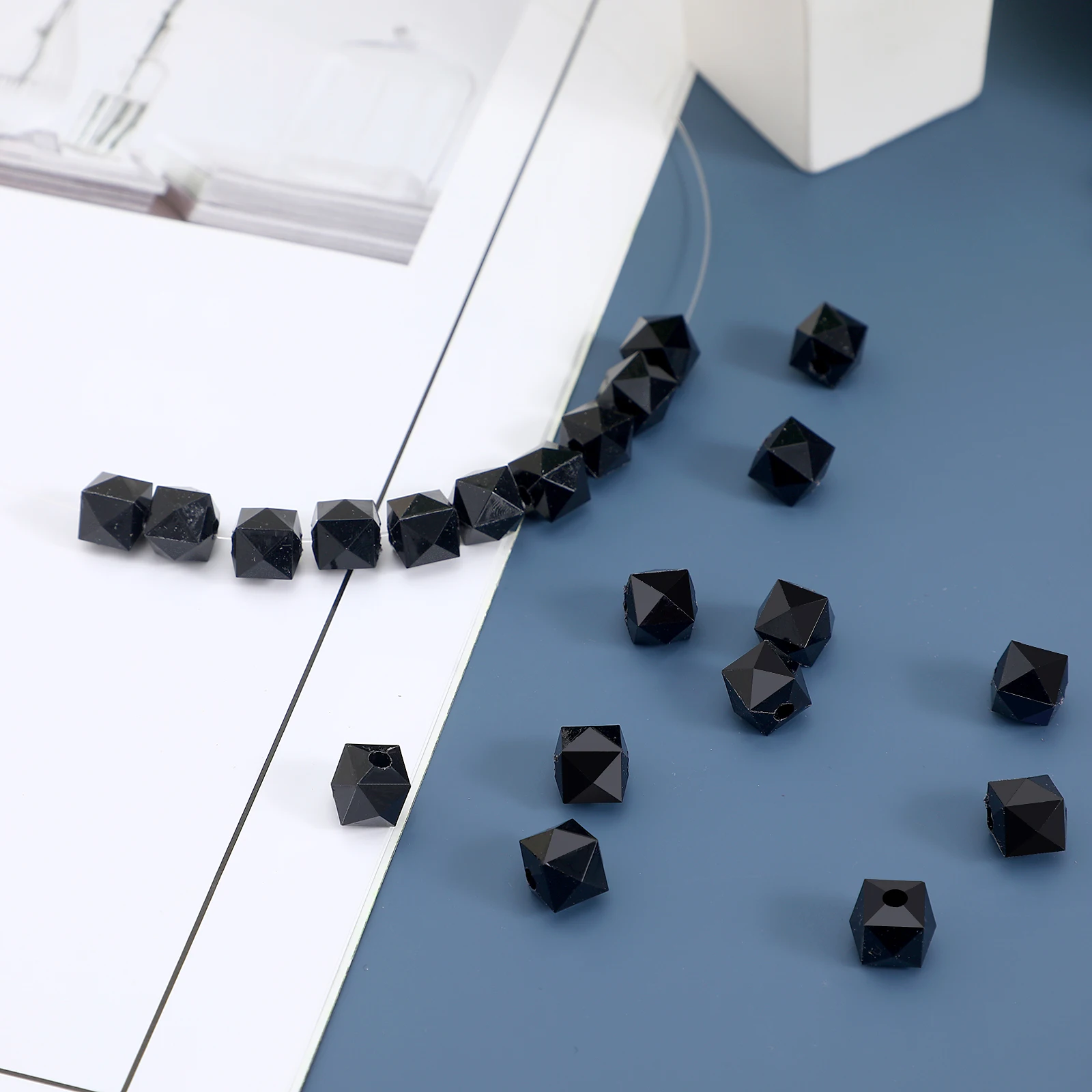 

950pcs Beads Accessories Diy Handmade Woven Acrylic Pendants Transparent Square Bead Craft Jewelry Materials For Bracelets