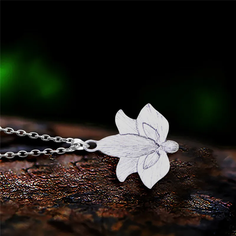 Vintage Natural Quartz Lotus Necklace For Women Antqiue Silver Plated Flower Pendant Eye Shape Stone Jewelry